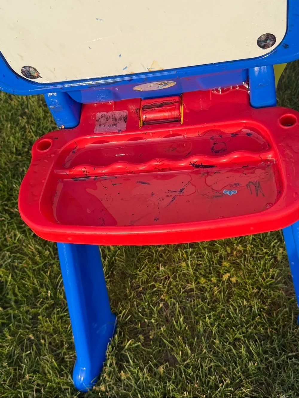 Crayola Plastic Indoor Outdoor Toddler Kids Art Desk with White Board